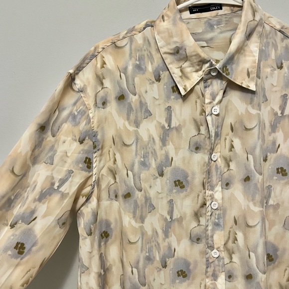 DAZY paint-like cream lavender button-down silky blouse - Picture 8 of 15